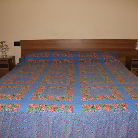 B&B Milano Malpensa 1 Castano Primo Bagian luar foto