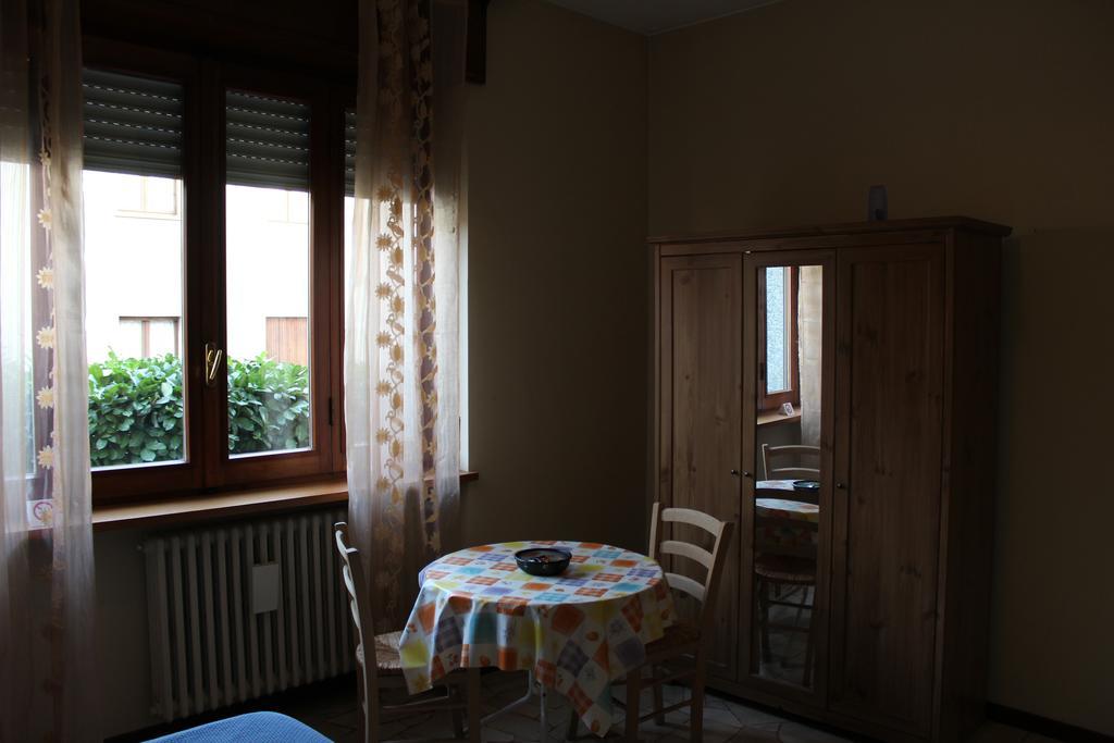 B&B Milano Malpensa 1 Castano Primo Ruang foto